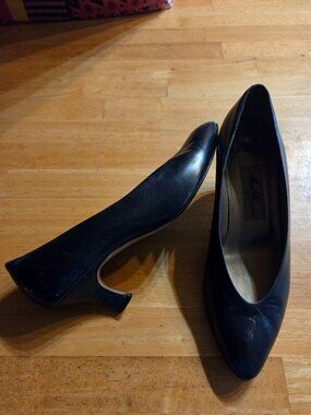 Vintage Dark Navy Blue Almond Toe Leather Pumps ~ Size 7.5